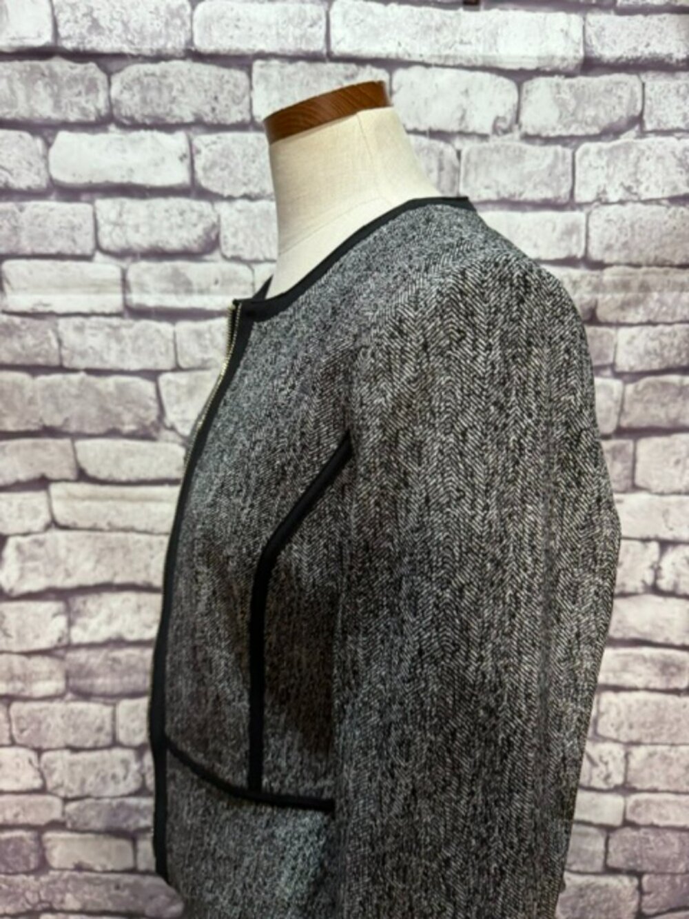 DKNY Black & White Tweed Peplum Style Hem Jacket Size 12 - Picture 5 of 9